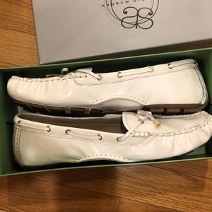 NIB Andrew Stevens white loafer shoes. Sz: 11